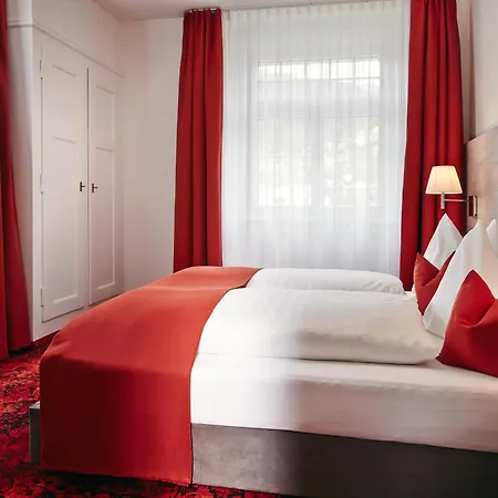 贝尔维尤莱克酒店及餐厅