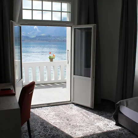 贝尔维尤莱克酒店及餐厅