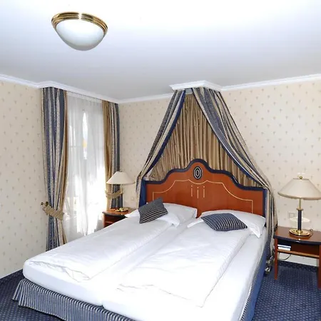 贝尔维尤莱克酒店及餐厅