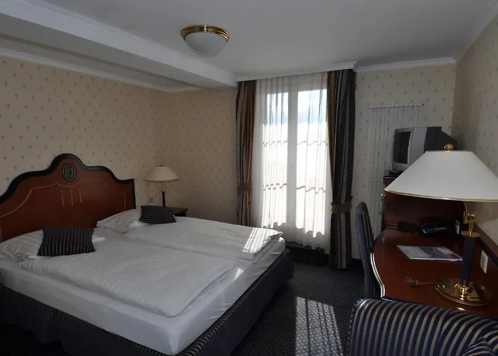 ومطعم بيليفو أو لاك هلترفنغن